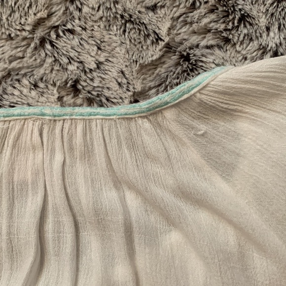 FOREVER 21 lightweight white tunic blouse - Picture 5 of 5